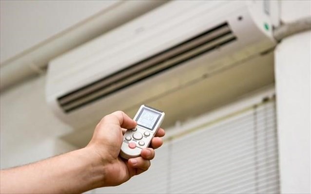 Δύο οικογένειες "πιάστηκαν" στα χέρια για το κλιματιστικό!