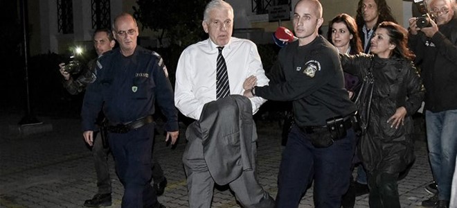 Να παραπεμφθούν σε δίκη Παπαντωνίου-Κουράκου