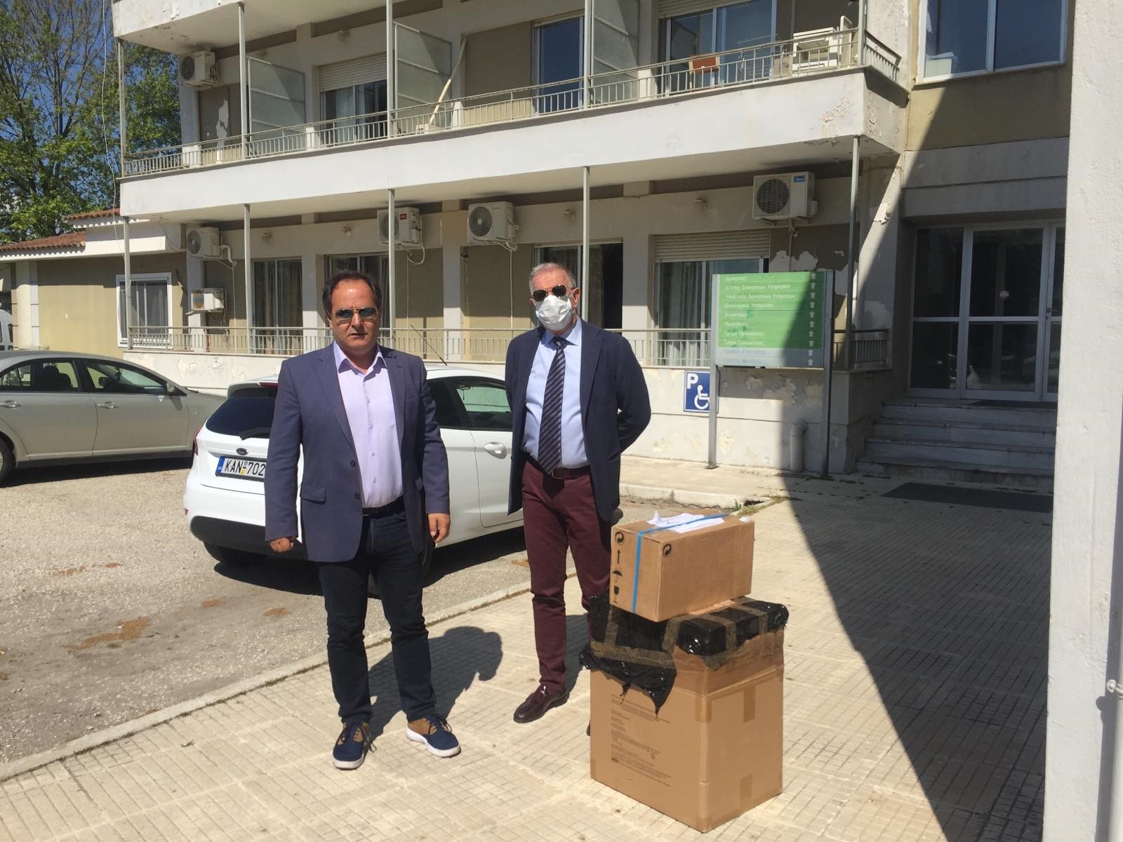 Παρέδωσε ιατρικά είδη στο Νοσοκομείο Καρδίτσας