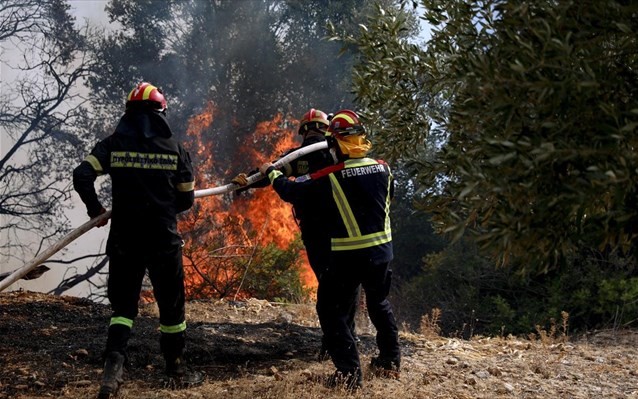 Διαμαρτυρία εποχικών πυροσβεστών