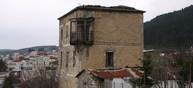 Αγαλματίδιο θεότητας στον Πύργο Καραμίχου