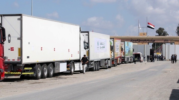 Περνά ανθρωπιστική βοήθεια στη Λωρίδα της Γάζας