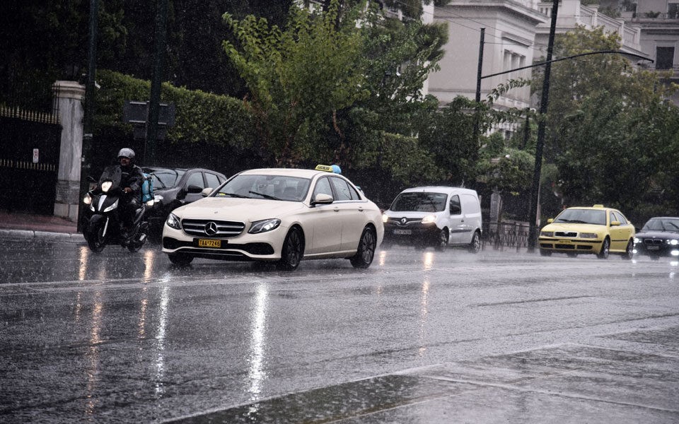 Επιδείνωση από το απόγευμα με ισχυρές βροχές και καταιγίδες