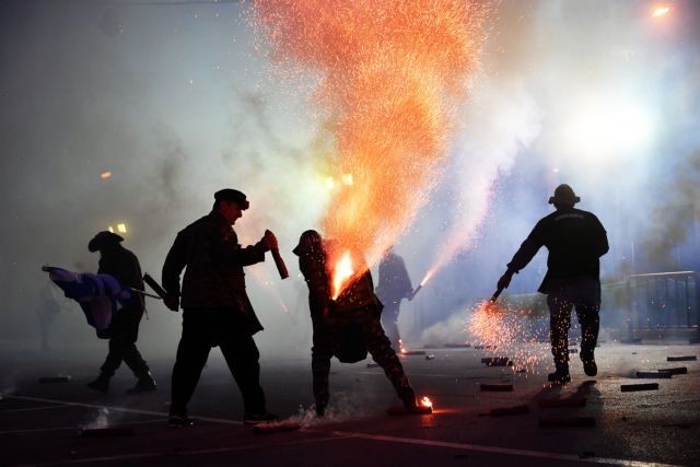 Τέλος το έθιμο του σαϊτοπόλεμου