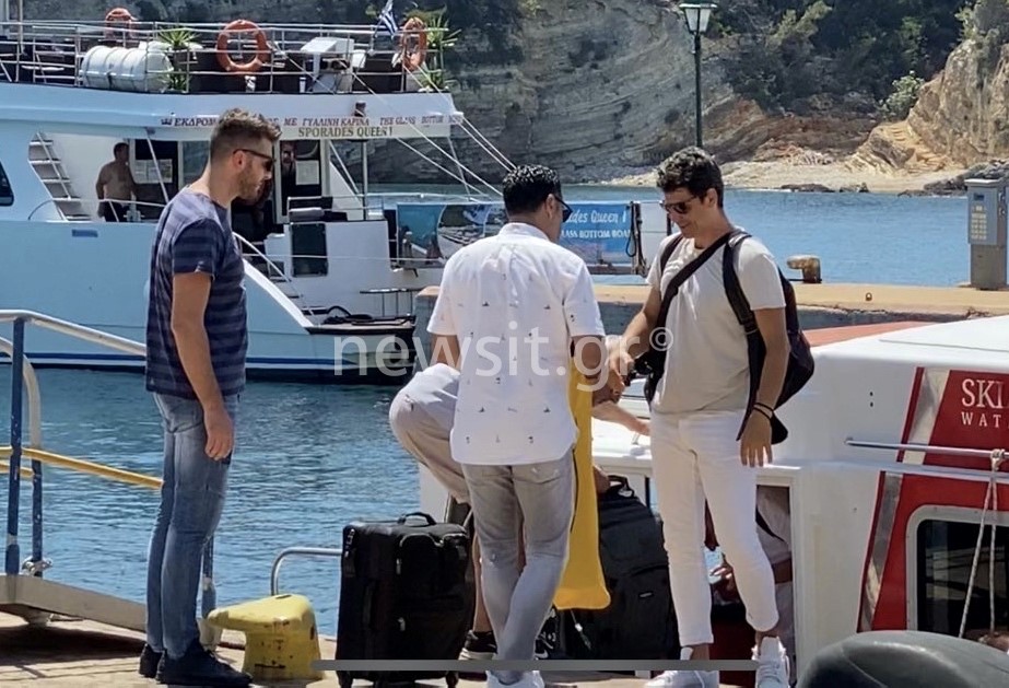 Έτοιμος για κατάδυση o Σάκης Ρουβάς
