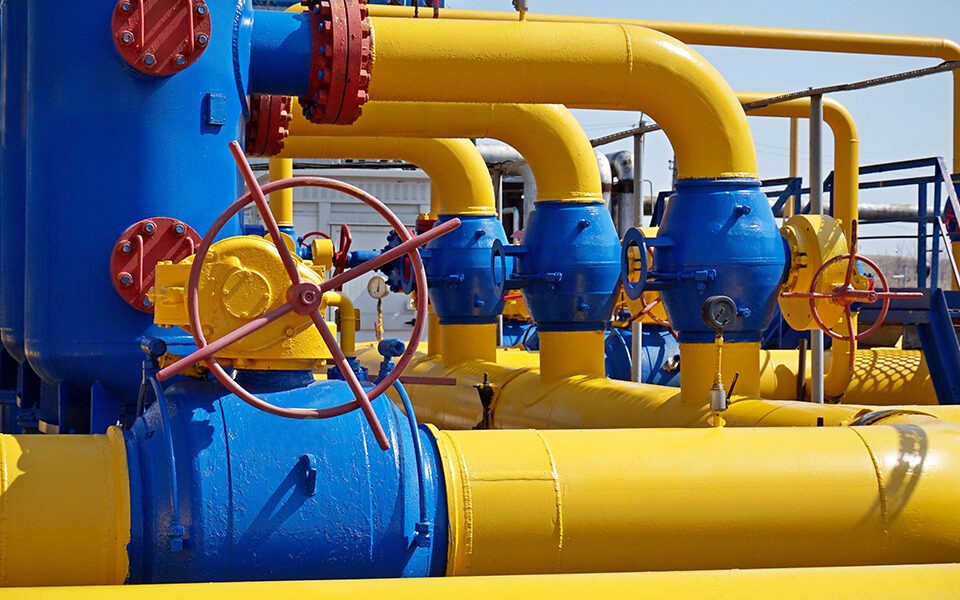 Η Gazprom ανοίγει την κάνουλα, υποχωρούν οι τιμές