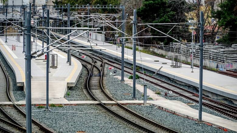 Στις ράγες από αύριο ο προαστιακός και τα τρένα