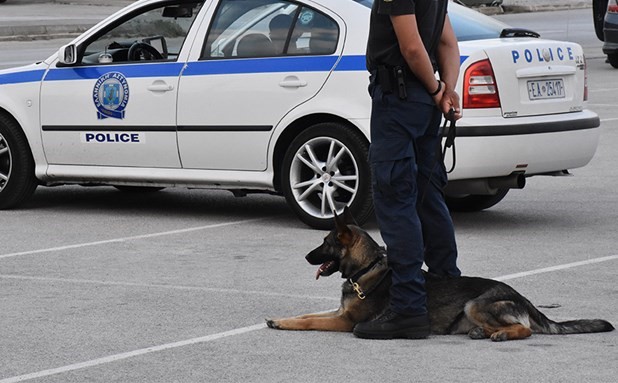 Ο αστυνομικός σκύλος “FLEX” ξετρύπωσε τα ναρκωτικά