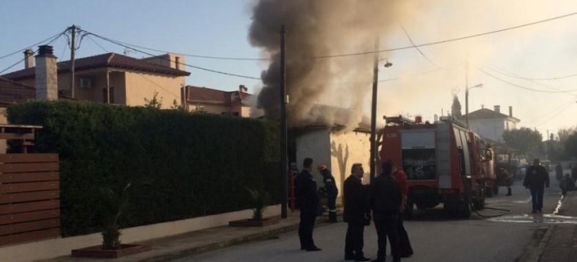 Φωτιά σε παλιά μονοκατοικία στην Αγριά