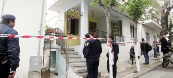 Σκότωσε τη γυναίκα του με μαχαίρι