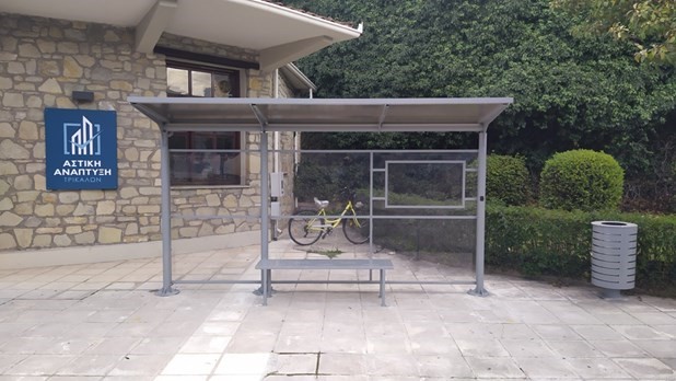 Led φωτισμός, φόρτιση κινητών και σύγχρονες στάσεις επιβατών