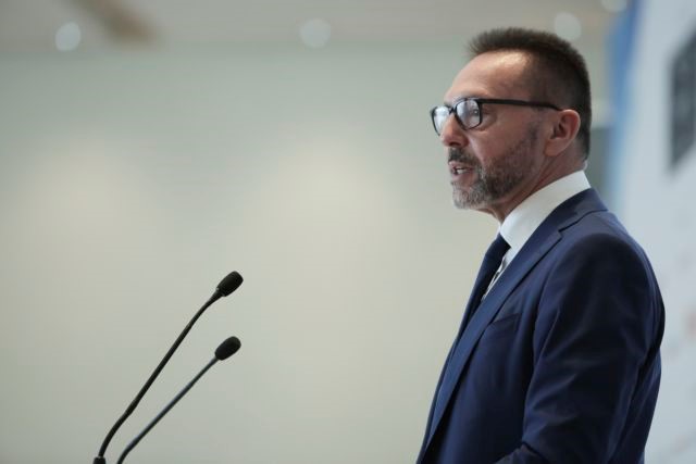 Καμπανάκι από Στουρνάρα για τα «κόκκινα δάνεια»