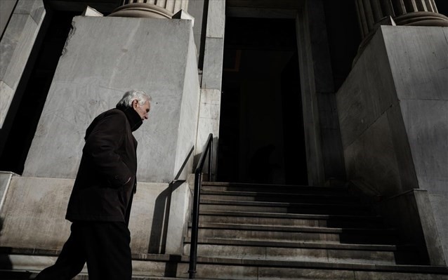 Από Οκτώβριο αυξήσεις και στις κύριες συντάξεις