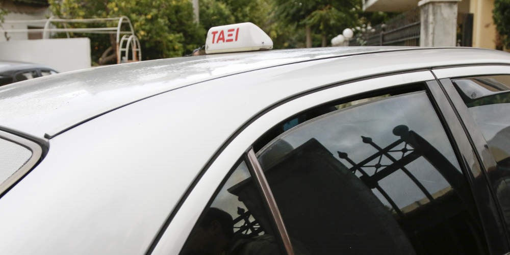 Πρόστιμο για τη μάσκα, στο Αυτόφωρο για απείθια οδηγός ταξί