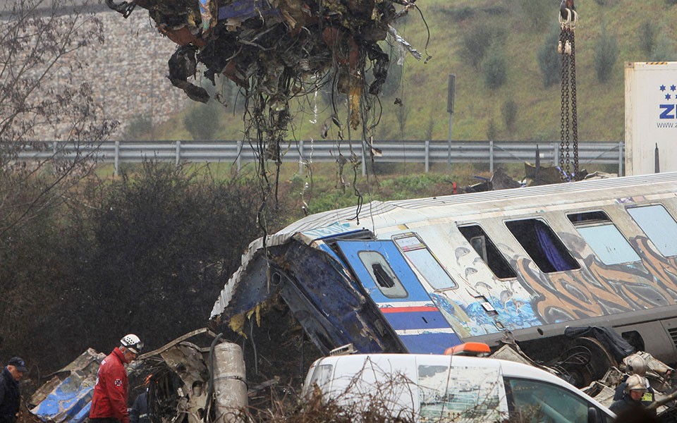 Τα πρώτα μέτρα για να επιστρέψει στις "ράγες" ο σιδηρόδρομος