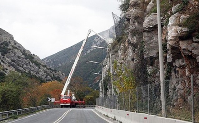 Eργα βραχοπροστασίας στην κοιλάδα των Τεμπών