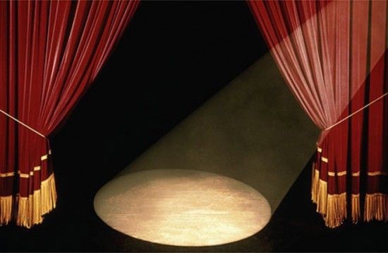 Δίωξη και σε πέμπτο ηθοποιό για βιασμό κατά συρροή
