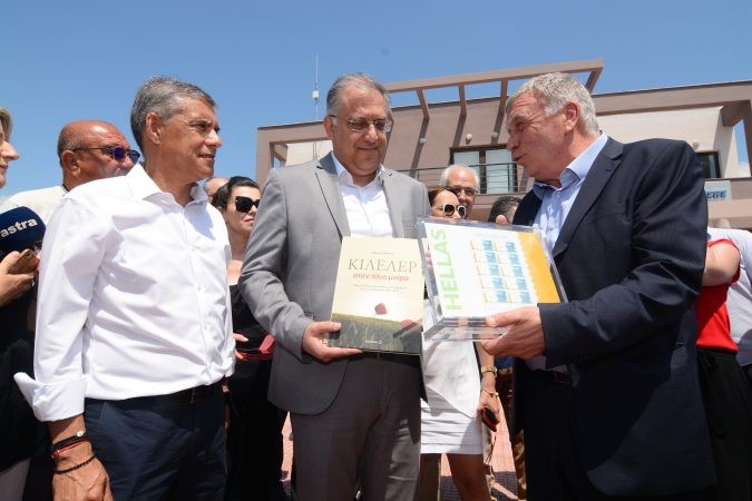 Η κυβέρνηση αντιμετωπίζει ισάξια όλους τους δημάρχους