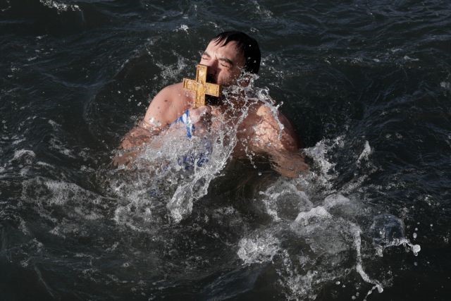 Πώς θα γιορτάσουμε τα Φώτα με τα νέα μέτρα