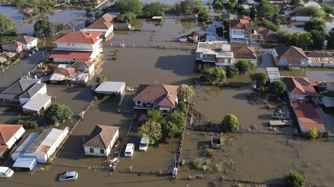 Αγωνία για τη δημόσια υγεία στις πλημμυρισμένες περιοχές