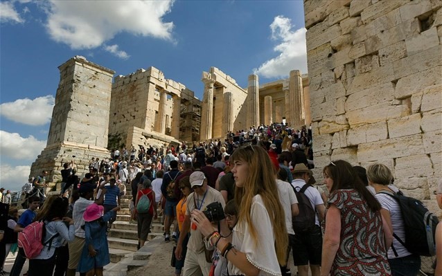 Ταξιδιωτικές εισπράξεις άνω των 16 δισ. ευρώ στο 9μηνο