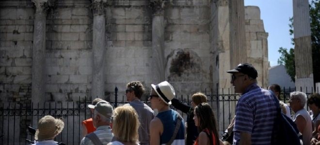 Μεγάλη άνοδος κρατήσεων από Ρωσία