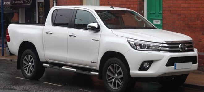 Σπείρα έκλεψε 25 Toyota Hilux