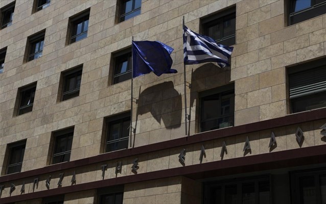 Αυξήθηκαν τα δάνεια προς επιχειρήσεις
