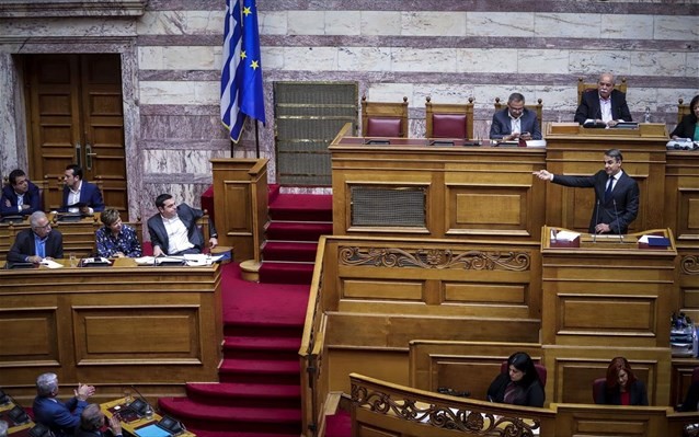 «Μετωπική» με φόντο τα Πανεπιστήμια