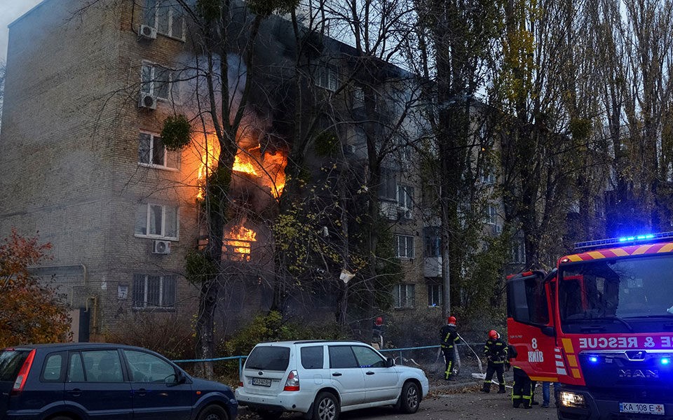 Μαζική πυραυλική επίθεση κατά της Ουκρανίας