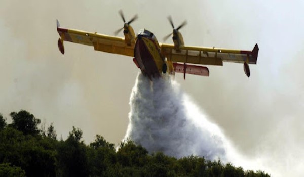 Φωτιά στη Σταμάτα: Εκτός ελέγχου τα πύρινα μέτωπα