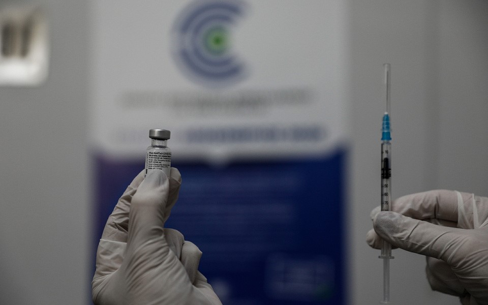 Ξεπέρασαν τα 5.000.000 οι πλήρως εμβολιασμένοι