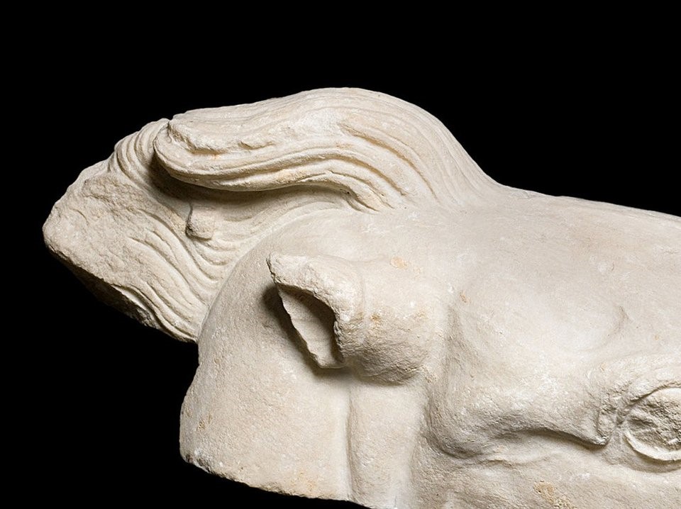 Δωρίζει θραύσματα του Παρθενώνα στην Ελλάδα