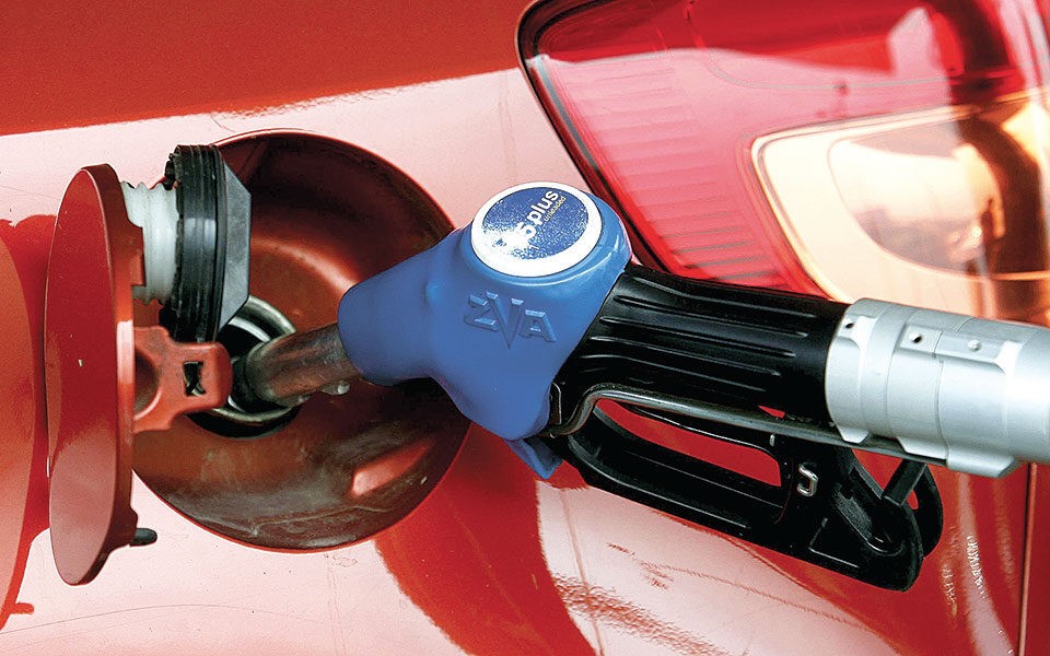 Προς παράταση του fuel pass με αύξηση ποσού και δικαιούχων