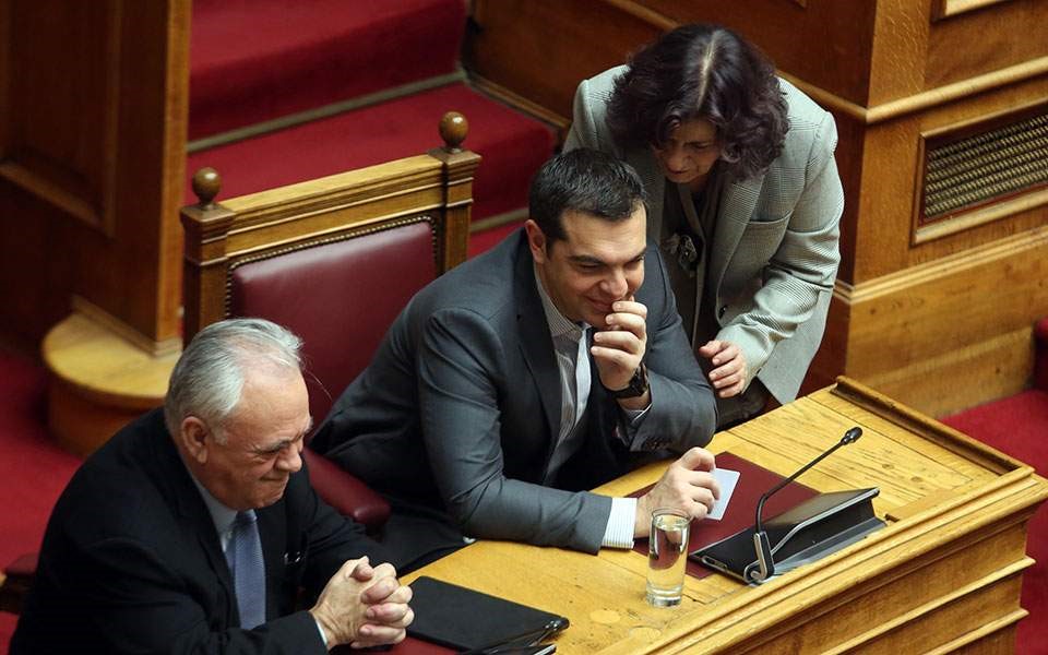 Προεκλογική τροπολογία για προσλήψεις