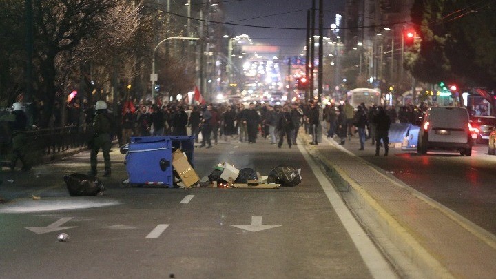 Επεισόδια έξω από τα γραφεία της Hellenic Train