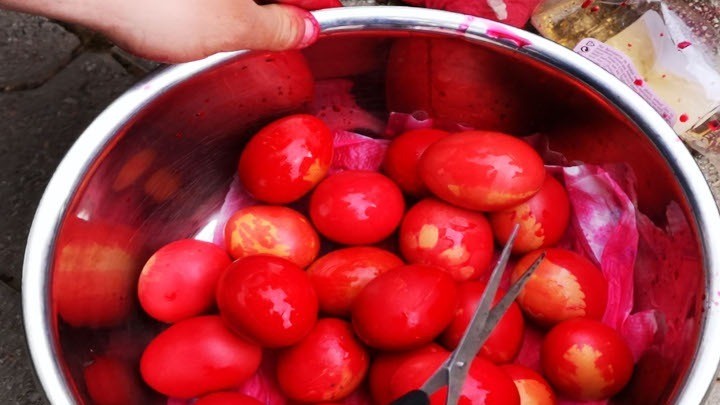 Συμβολισμοί και τεχνοτροπίες στο βάψιμο των αβγών