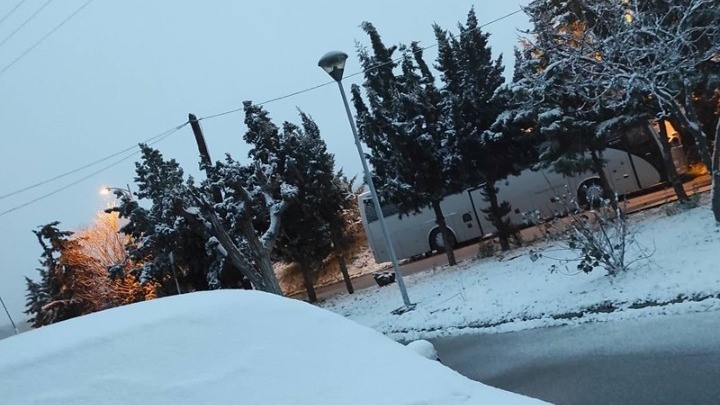 Με χιόνι έχει σκεπαστεί ο νομός Τρικάλων