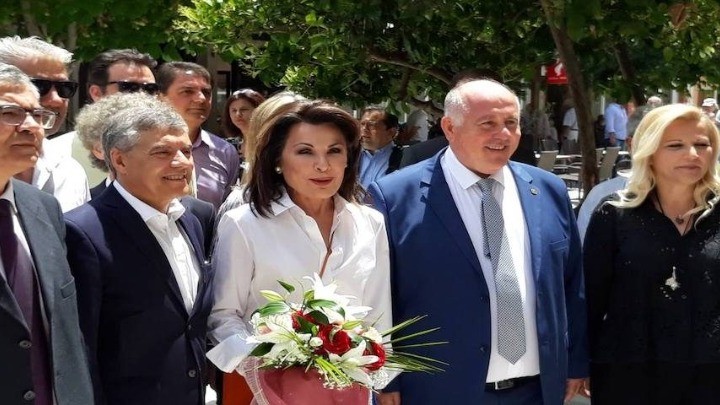 «Η Επιτροπή μας δεν ξαναγράφει την Ιστορία»