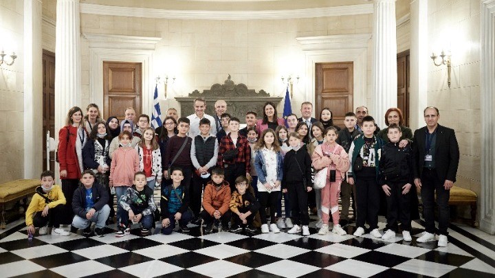 Συνάντηση Μητσοτάκη με μαθητές μειονοτικών σχολείων