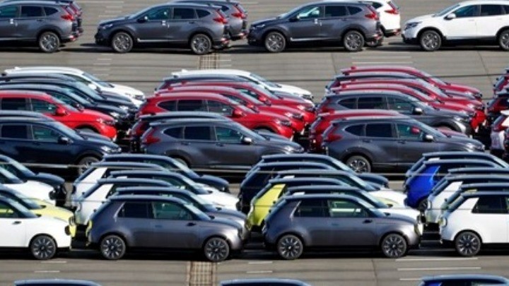 Υπερσύγχρονος χώρος στάθμευσης για επαγγελματίες οδηγούς