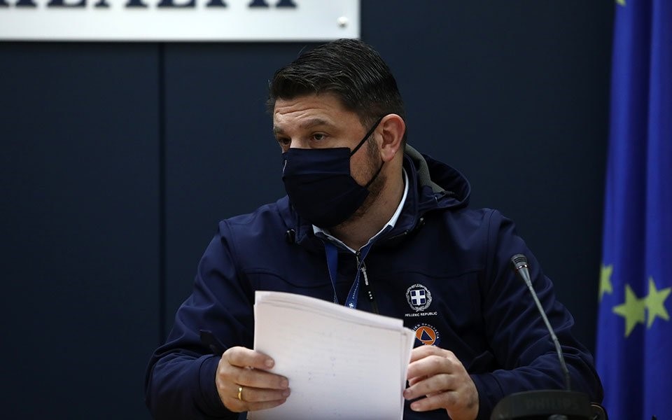 Xριστούγεννα με αυστηρούς ελέγχους και χωρίς κάλαντα