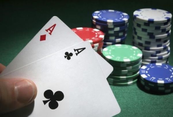 Συλλήψεις 17 ατόμων για παράνομη χαρτοπαιξία