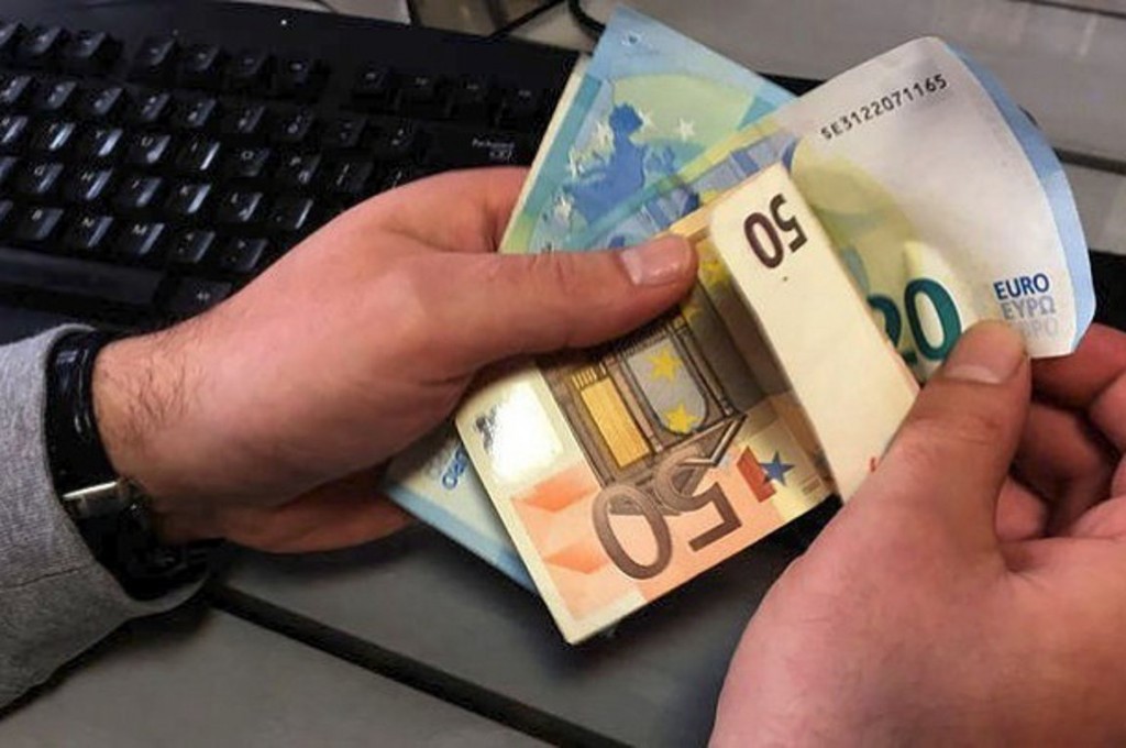 Καταργείται για όλους η εισφορά αλληλεγγύης από το 2023