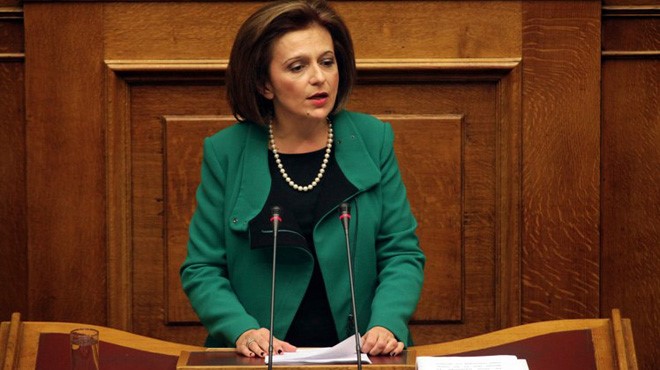 Χρυσοβελώνη αδειάζει Καμμένο