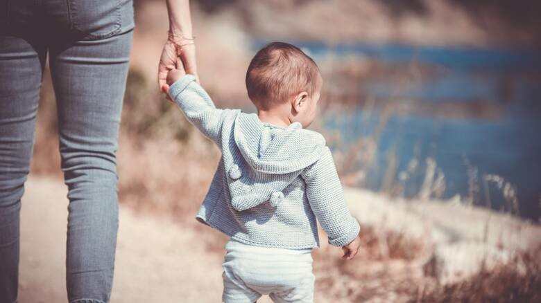 Αυξήθηκαν κατά 48,9% οι υιοθεσίες στην Ελλάδα