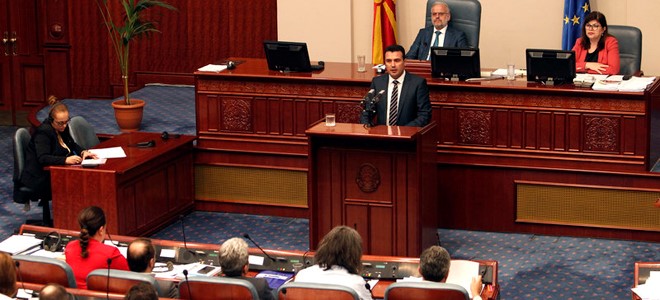 Πρόωρες εκλογές εξετάζει ο Ζάεφ