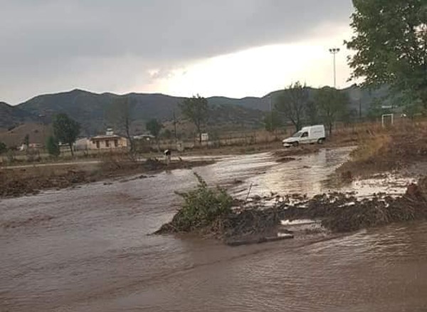 Μεγάλες ζημιές από το χαλάζι και τη δυνατή νεροποντή