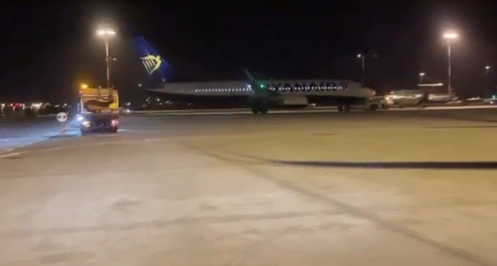 Φάρσα η ειδοποίηση για βόμβα στο Boeing της Ryanair