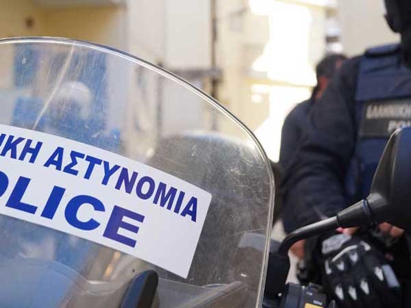 Eξαπάτησε και έκλεψε ηλικιωμένη στον Βόλο